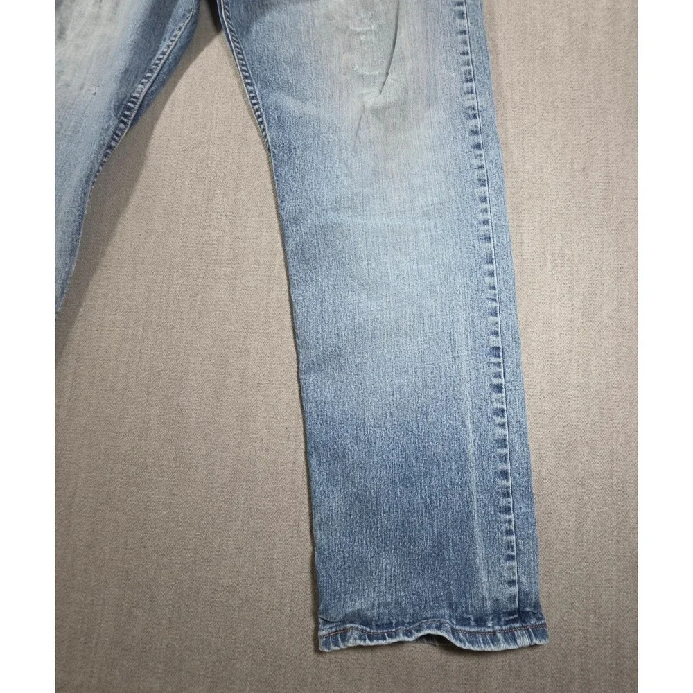 Wrangler Jeans Mens 38x32 Light Wash Relaxed Fit Distressed Denim 97FXWXD